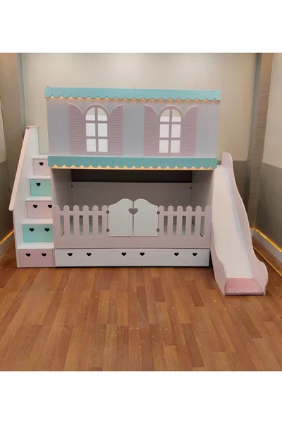 سرير بطابقين لألاجاتي مع سرير منزلق وسرير صغير