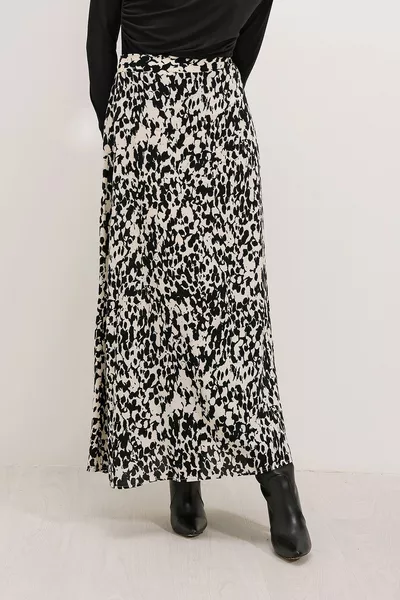  تنورة فيسكوز منقوشة - أسود