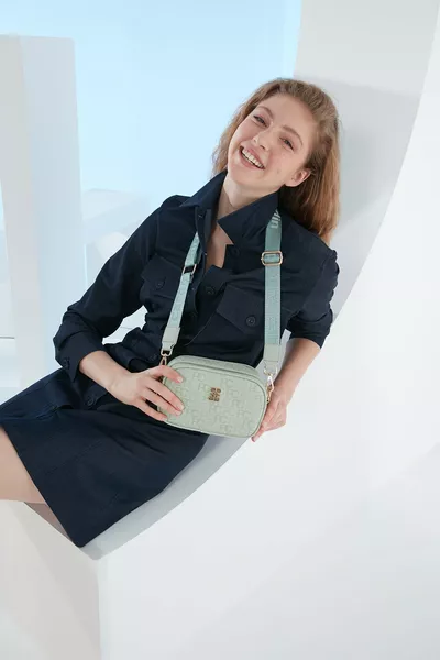 Borsa a tracolla donna Verde acqua con alfabeto Tram 