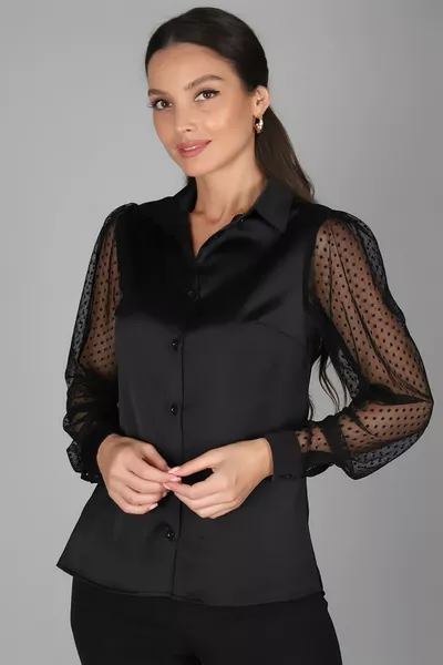 Damenabendbluse aus schwarzem Satin mit Tüllärmeln