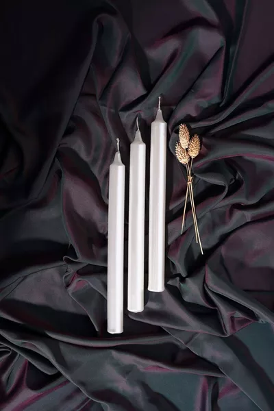 Жемчужный тройной подсвечник с яркими свечами, металлическое покрытие, длинная стержневая конусная форма