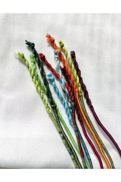 طقم  أساور من الخيوط