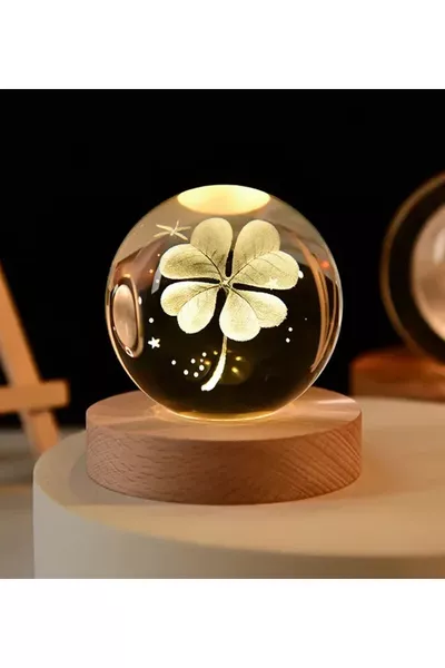 3D Кристална топка с модел на детелина с дървена стойка и USB кабел