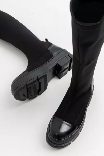 حذاء نسائي بيلا أسود من نوع سكوبا