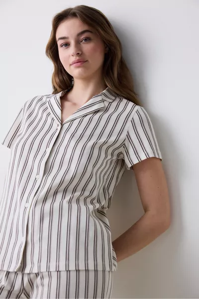 طقم بيجامة قطني بقميص وسروال بلون كريمي من Open Mind