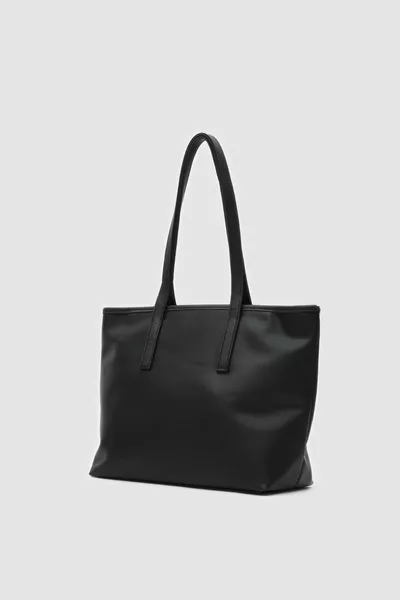 حقيبة كتف ذهبية سوداء