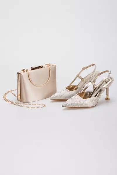 طقم حقيبة وحذاء سهرة نسائي مرصع بالحجارة وتفصيلات ذهبية ساتان