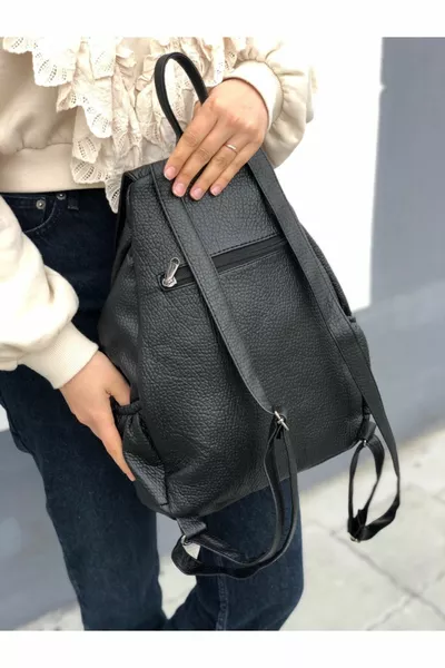 Sac à dos en cuir lavé noir pour femme