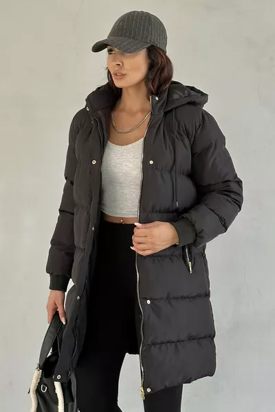 Дамско черно дълго пухено яке - с качулка и златни детайли