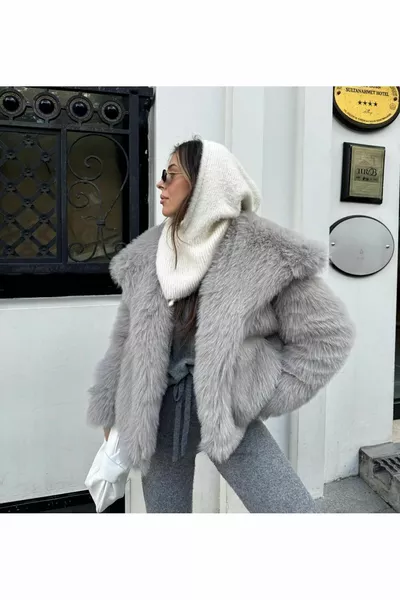 فراء فاخر مبطن بالرمادي طراز Zr