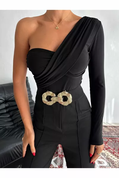 Blouse à manches longues asymétriques avec décolleté et détails froncés