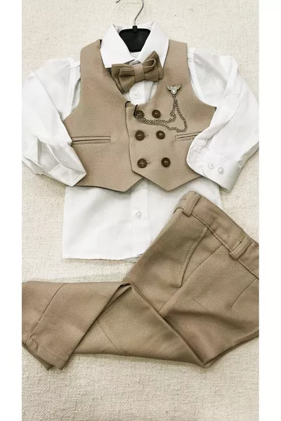 ensemble garçon avec gilet et accessoires