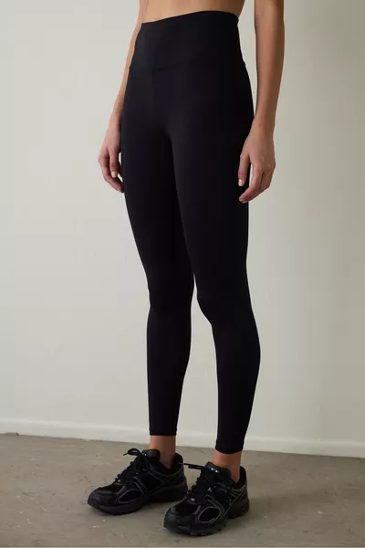 Black Smooth Feel High-Waist Slim Fit Leggings