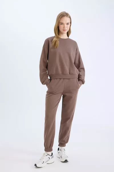 طقم قطعتين مقاس عادي: سويت شيرت وبنطال رياضي بحزام مطاطي AXNS