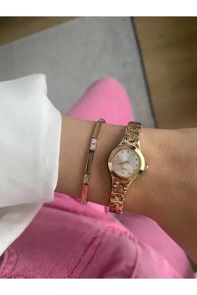 ساعة يد كلاسيكية بسيطة للنساء ذوات المعصم الرفيع