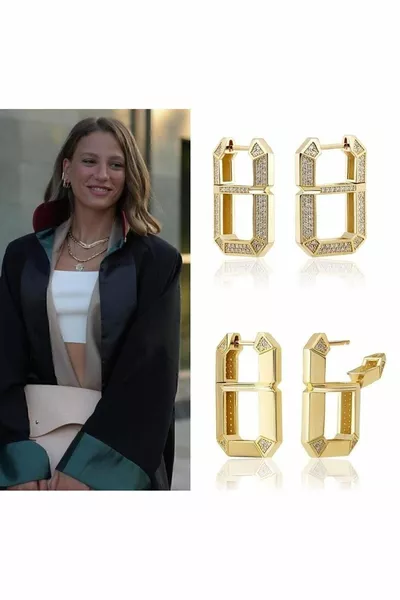 Serenay, who came and who went, Leyla earring