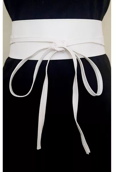 Ceinture spiralée à lacets