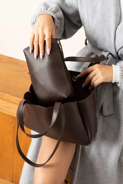 Women's Hand, Arm, and Shoulder Bag with Magnet Snap Wallet Detail Brown University