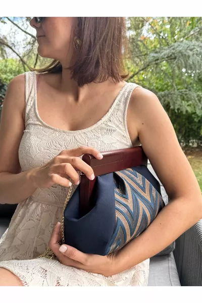 شنطة مربعات، بسلسلة، مزينة بالخشب، كلتش، حقيبة يد، حقيبة كتف، حقيبة على الكتف