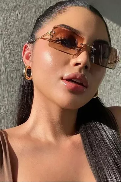 Дамски слънчеви очила с кафява правоъгълна кристална форма