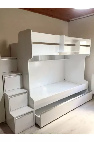 سرير بطابقين للأطفال باللون الأبيض