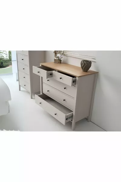 Скрин Мони Беж