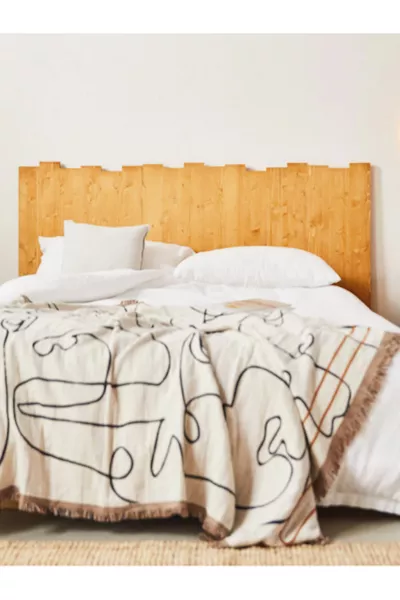 رأس سرير خشبي