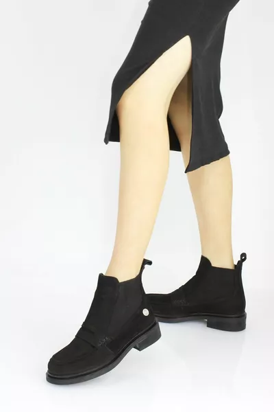 Kadın Hakiki Deri Ortopedik Lastik Detaylı Bağcıksız Loafer Kısa Bot