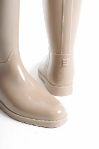 النساء أحذية المطر الطويلة للماء شقة وحيد مريحة أحذية العفن الكامل