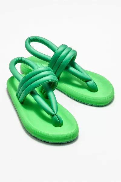 صنادل نسائية خضراء زغب