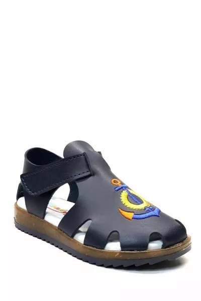  صنادل زرقاء داكنة للأولاد