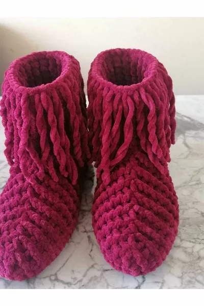 Вязаные вручную бархатные бордовые сапоги с кисточками дома Panduf