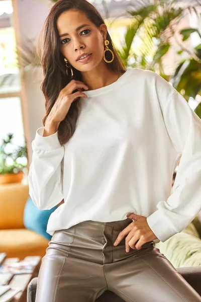 Femme Plain Ecru Basic Soft Textured Shabby Sweatshirt 