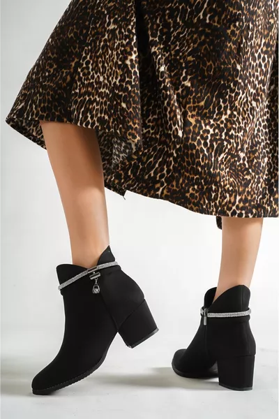 حذاء نسائي من جلد الغزال الأسود بكعب 5 سم نصف حذاء 