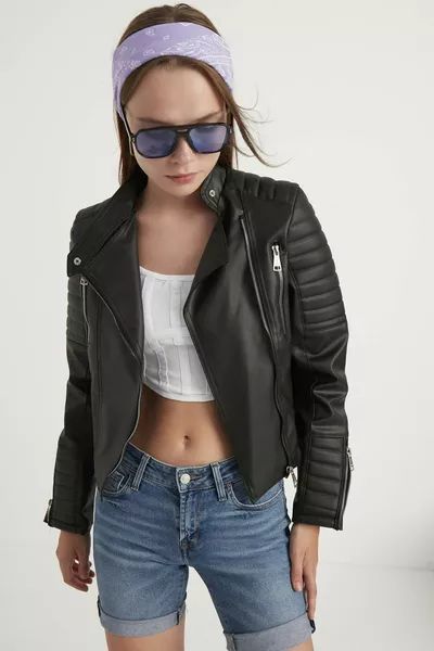 Koçaklar Cappotto da donna in pelle nera