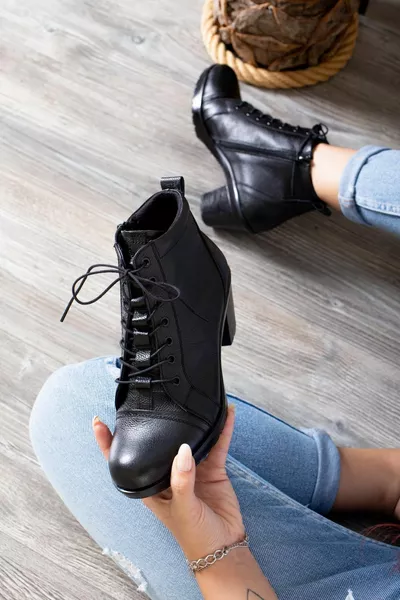 جلد طبيعي أسود أحذية جلدية نسائية 