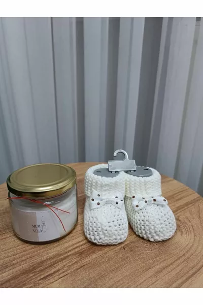 جوارب بيضاء متماسكة للأطفال