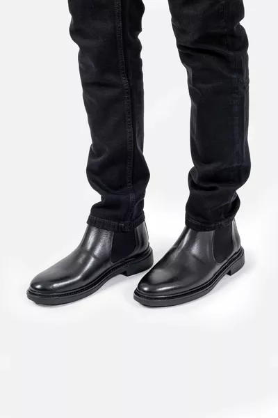 Черные мужские ботинки из натуральной кожи 