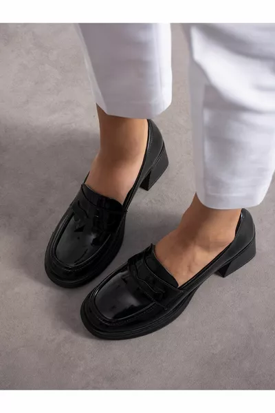Mocassin femme en cuir verni noir à talon épais