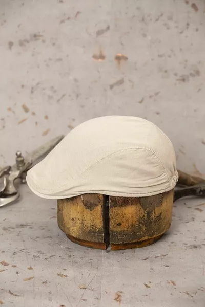 قماش الكتان الرجال كاب الصيف الجمل اللون الظهر المطاطي