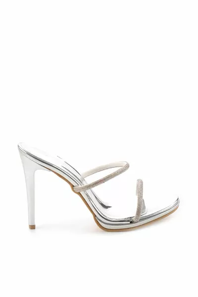 مرآة عرجاء النعال النسائية 