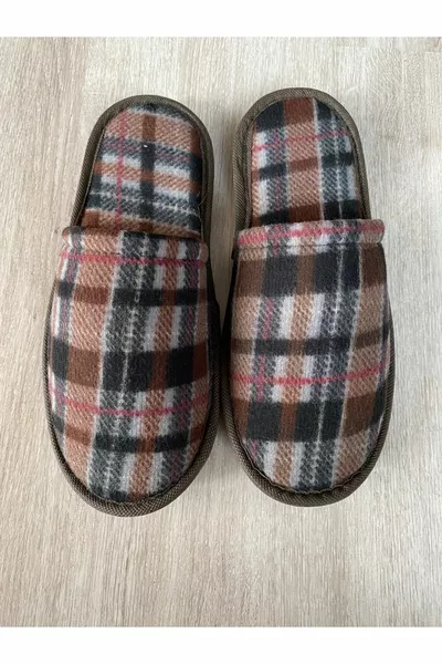 شبشب منزلي شتوي ناعم للرجال - بني منقوش