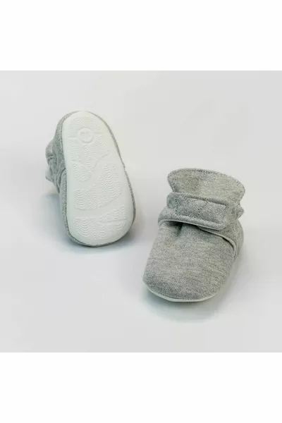 Ботуши за момиченце с шарка на пеперуда