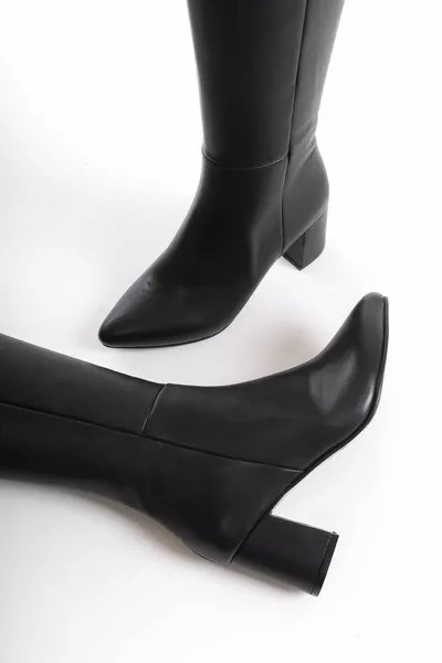 Sekom Черни дамски ботуши от естествена кожа с дебел ток