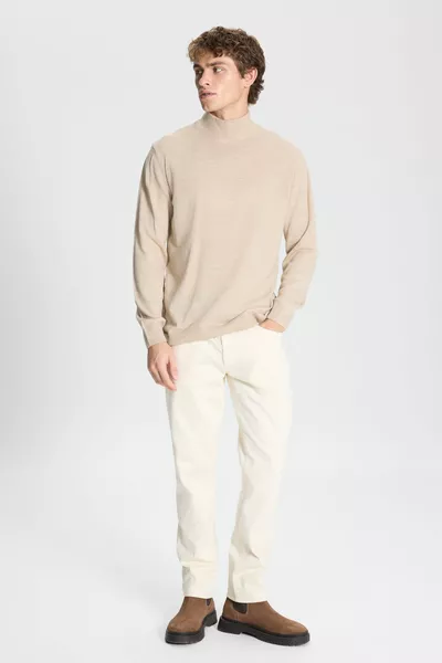 Pull en tricot demi-col roulé beige non plumé coupe normale coupe normale pour hommes
