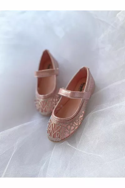 شقق الباليه للفتيات بالحجارة