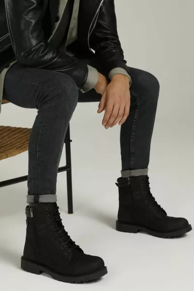 أحذية يهوذا الرجالية