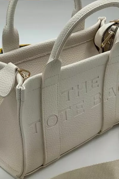 حقيبة اليد وحقيبة المرأة كروس