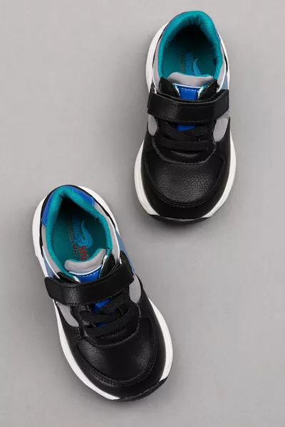 الرياضة الاطفال الرجال العظام عارضة أحذية رياضية