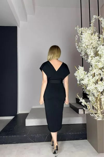  Robe de soirée ceinturée avec perles noires